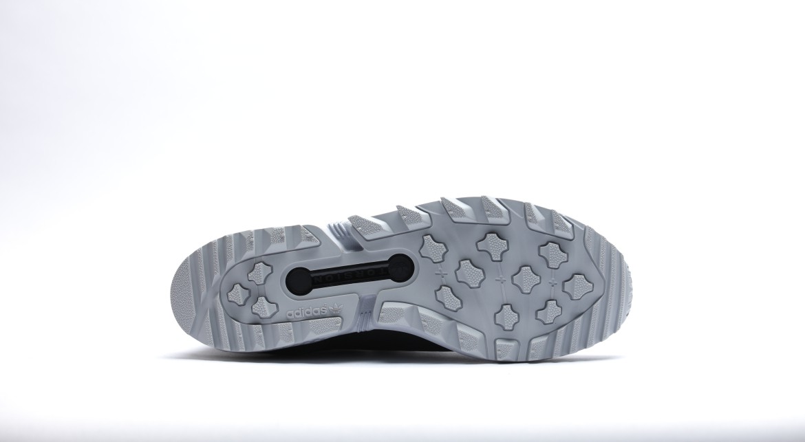 afew-store-sneaker-adidas-zx-flux-winter-core-black-coreblack-16