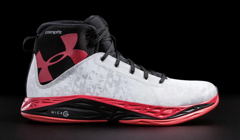 under-armour-fire-shot-white-black-red_o36nf7